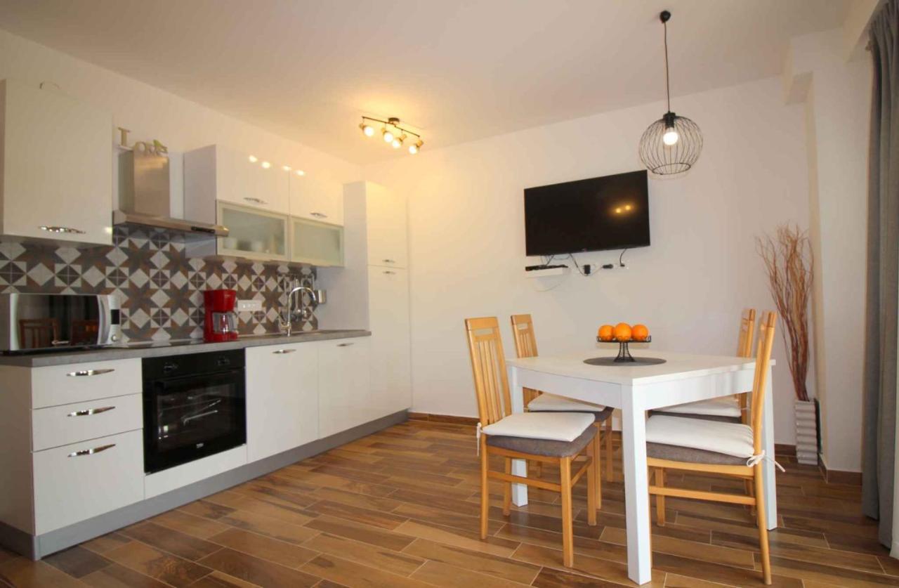 Apartments In Porec/Istrien 9923 ภายนอก รูปภาพ