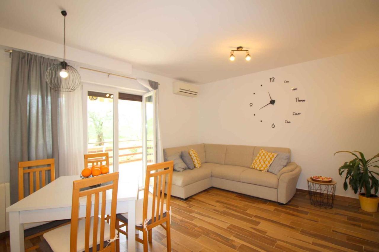 Apartments In Porec/Istrien 9923 ภายนอก รูปภาพ
